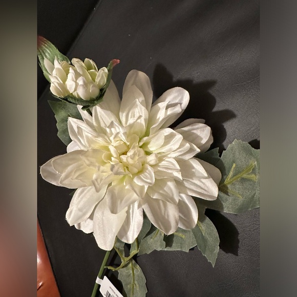 Artificial white dahlia - Picture 5 of 11